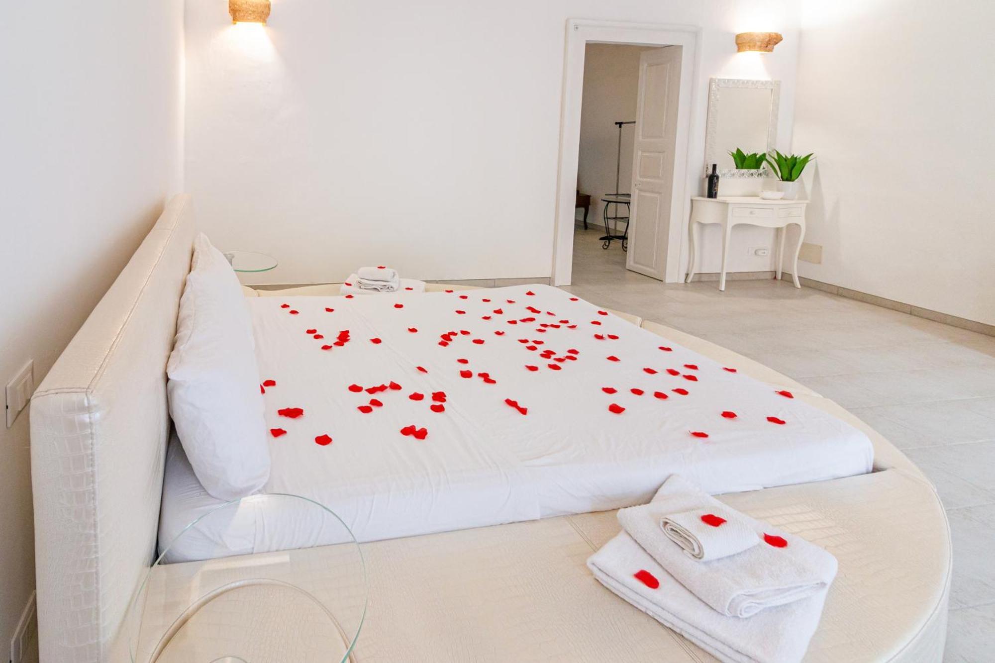 Iremia B&B Racale Bagian luar foto